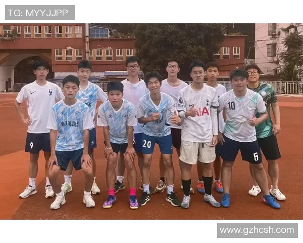 足球明星与体育生的梦想交汇点探索他们的奋斗与荣耀之路 足球明星与体育生的梦想交汇点探索他们的奋斗与荣耀之路