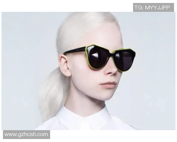 足球明星头像潮图女神秘魅力展现个性风格与时尚潮流的完美结合