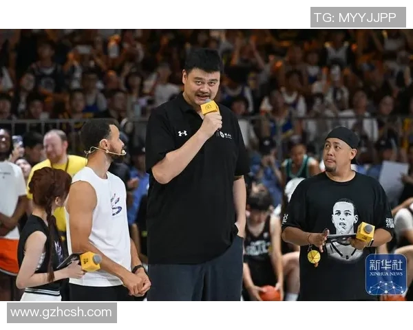姚明与众多篮球明星亲密合影展现篮球精神与友谊的魅力 姚明与众多篮球明星亲密合影展现篮球精神与友谊的魅力
